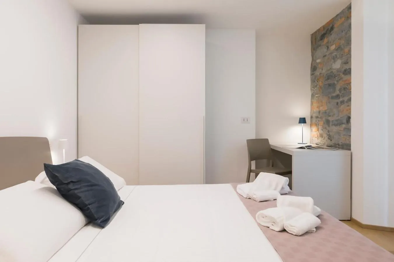 Volta City View Apartments 102 كومو