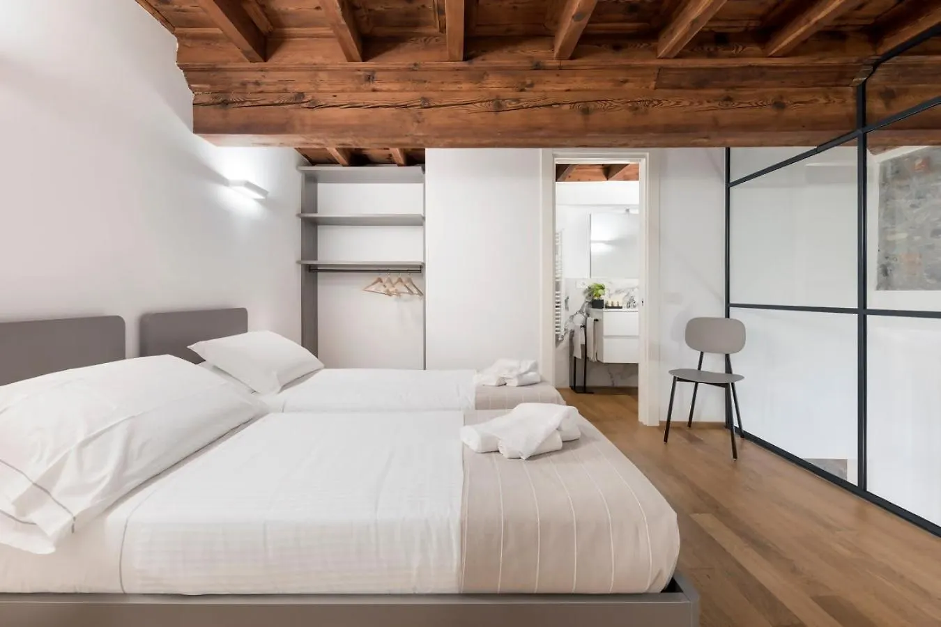 Volta City View Apartments 102 Комо Италия