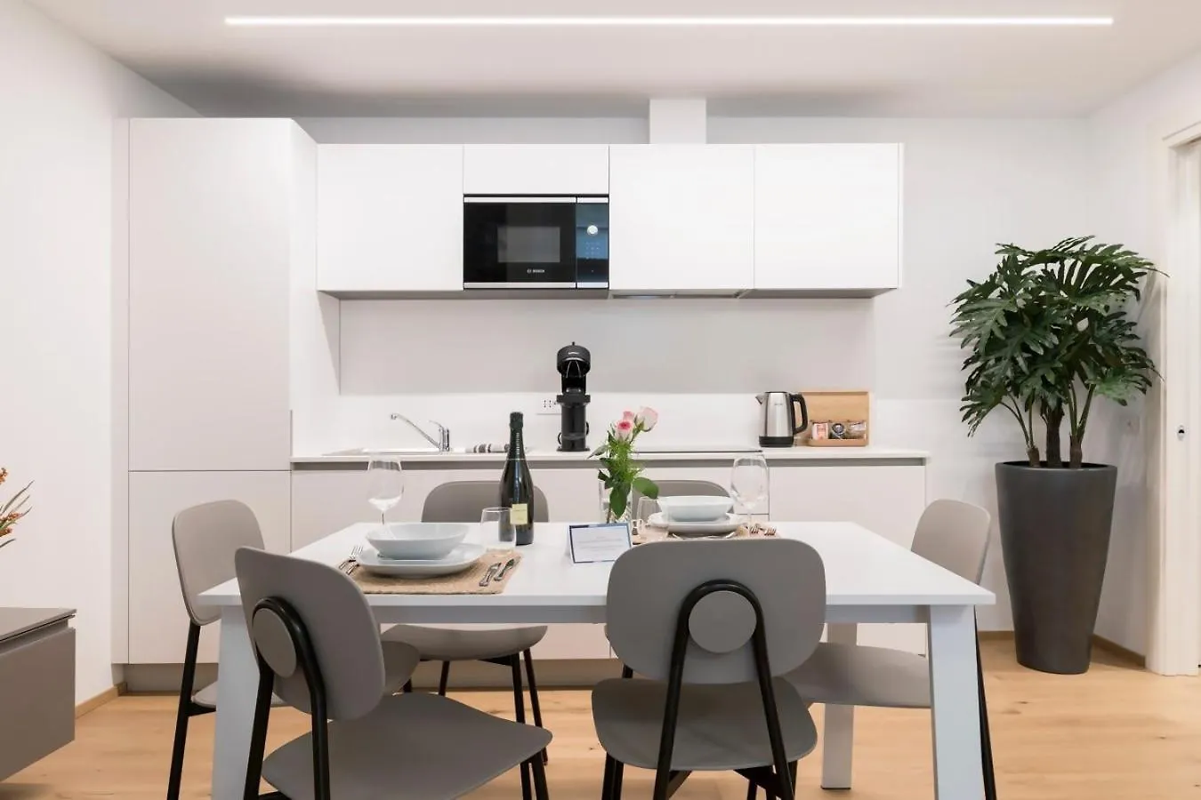 Volta City View Apartments 102 Комо